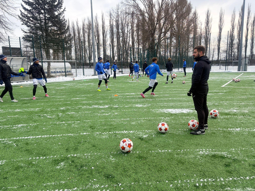 Pierwszy zimowy sparing na remis